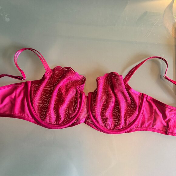 Beautiful Chantelle bra 34DDD (UK 34E) - color Ruby 💖 - Picture 3 of 7